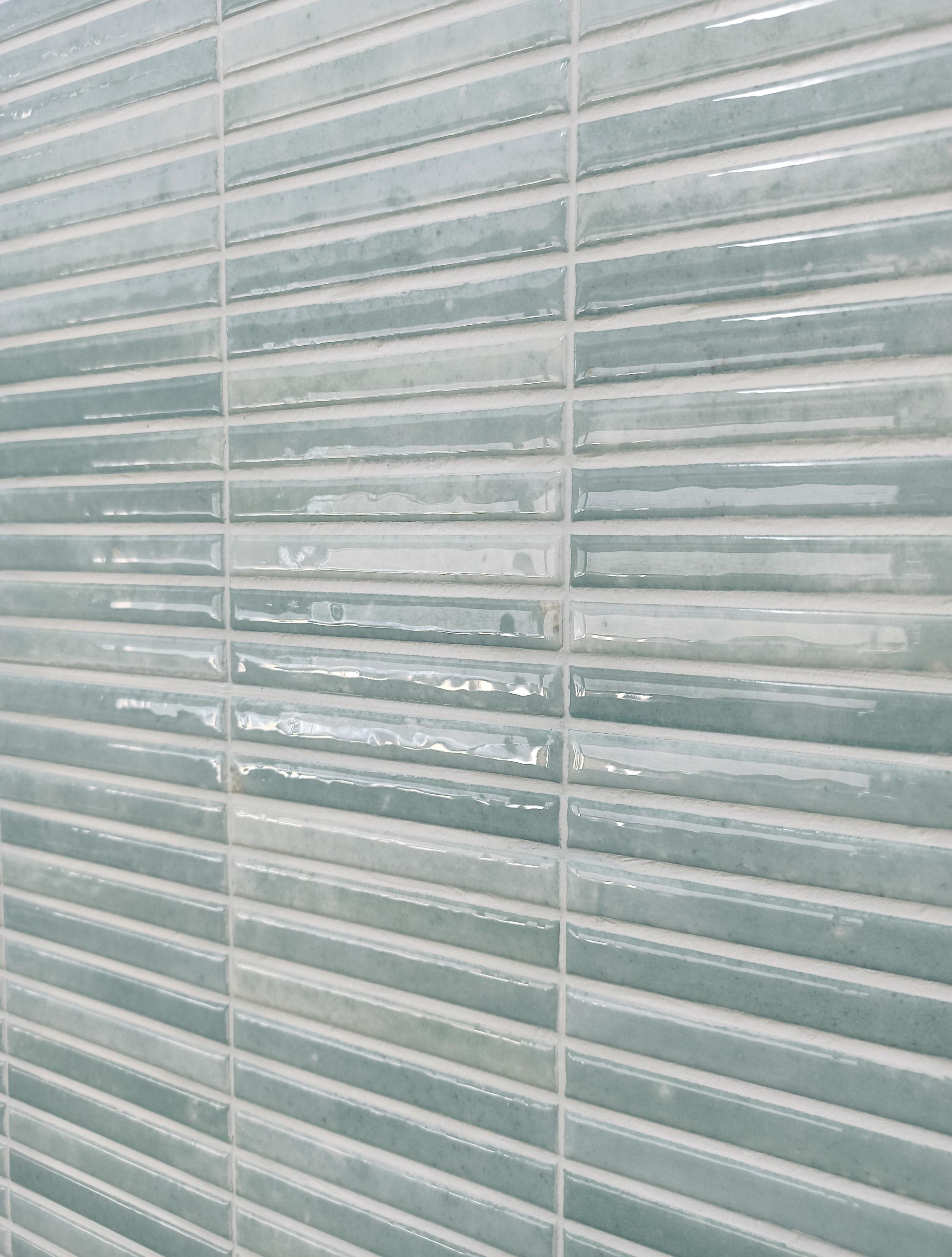 KIT KAT MOSAIC SHEET | WATER | 115X231MM